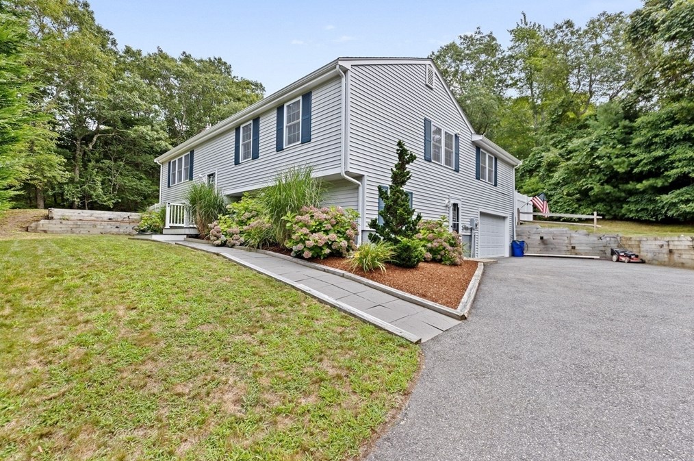 1714 State Rd, Plymouth MA  02360-7106 exterior