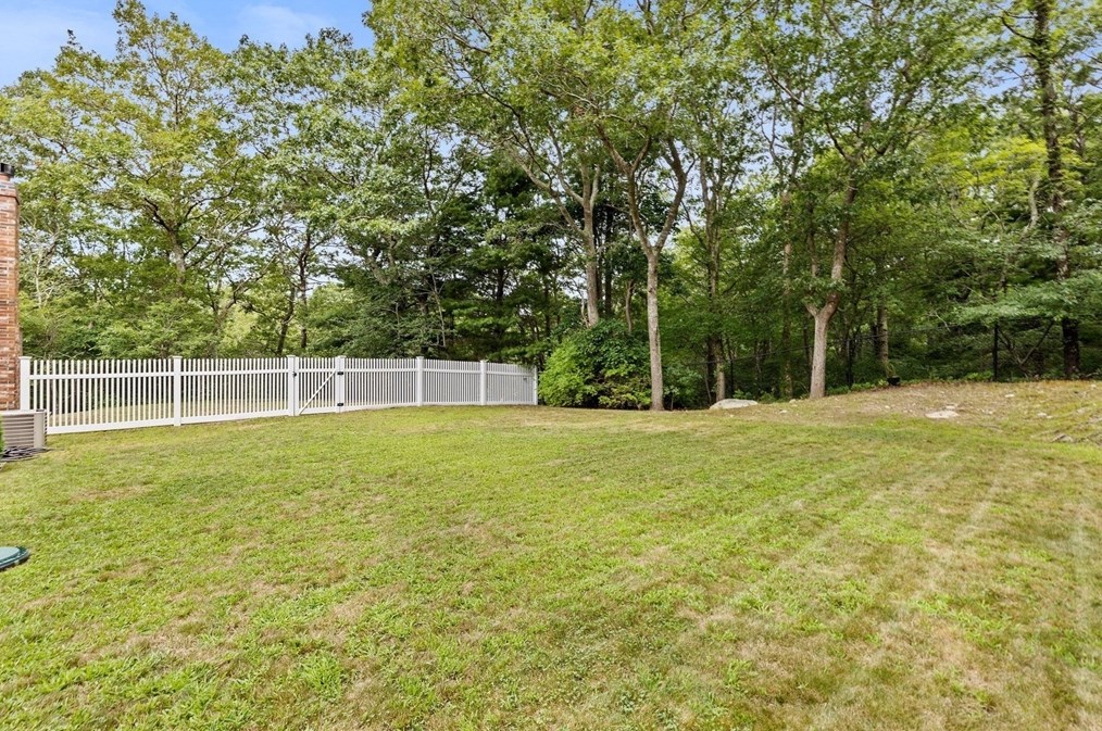 1714 State Rd, Plymouth MA  02360-7106 exterior