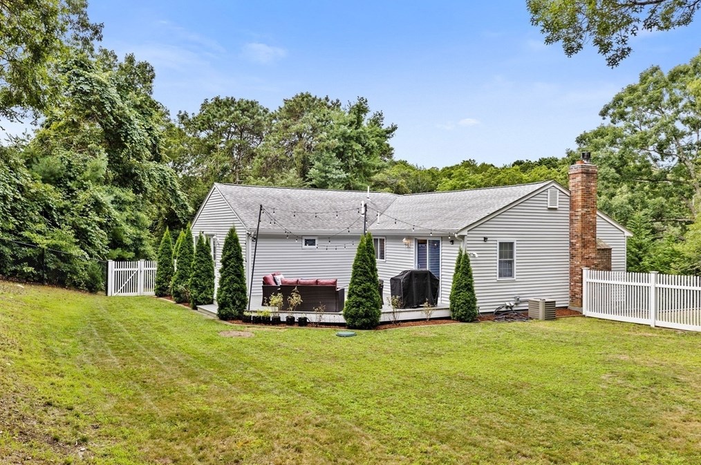 1714 State Rd, Plymouth MA  02360-7106 exterior