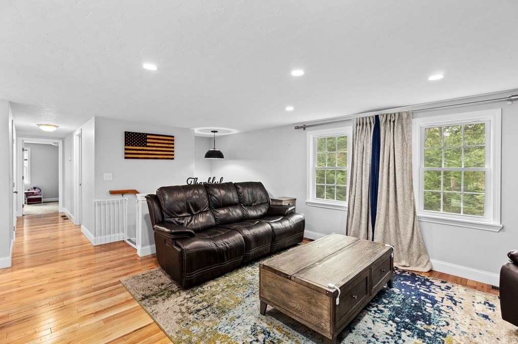 1714 State Rd, Plymouth MA  02360-7106 exterior