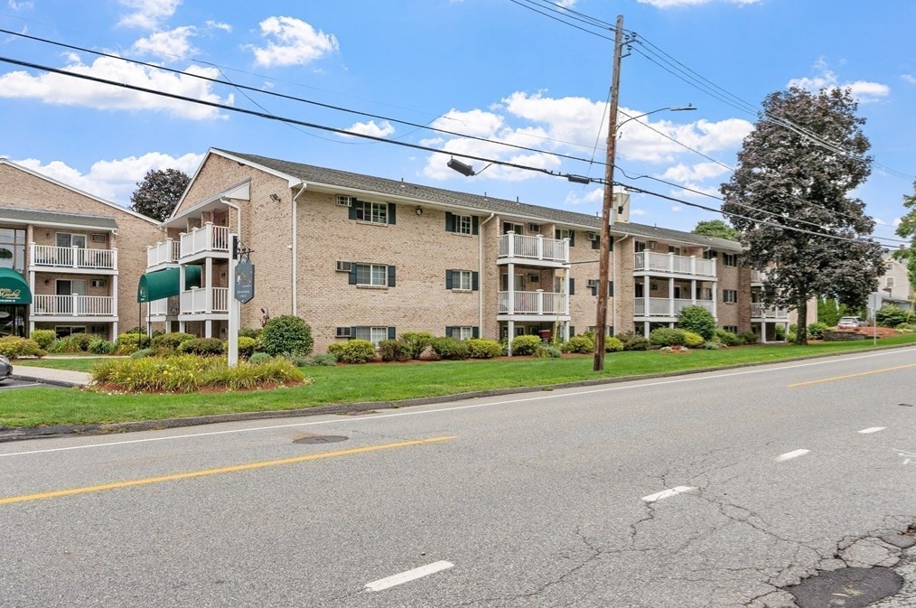 200 Manning St, Hudson MA 01749-1040 exterior