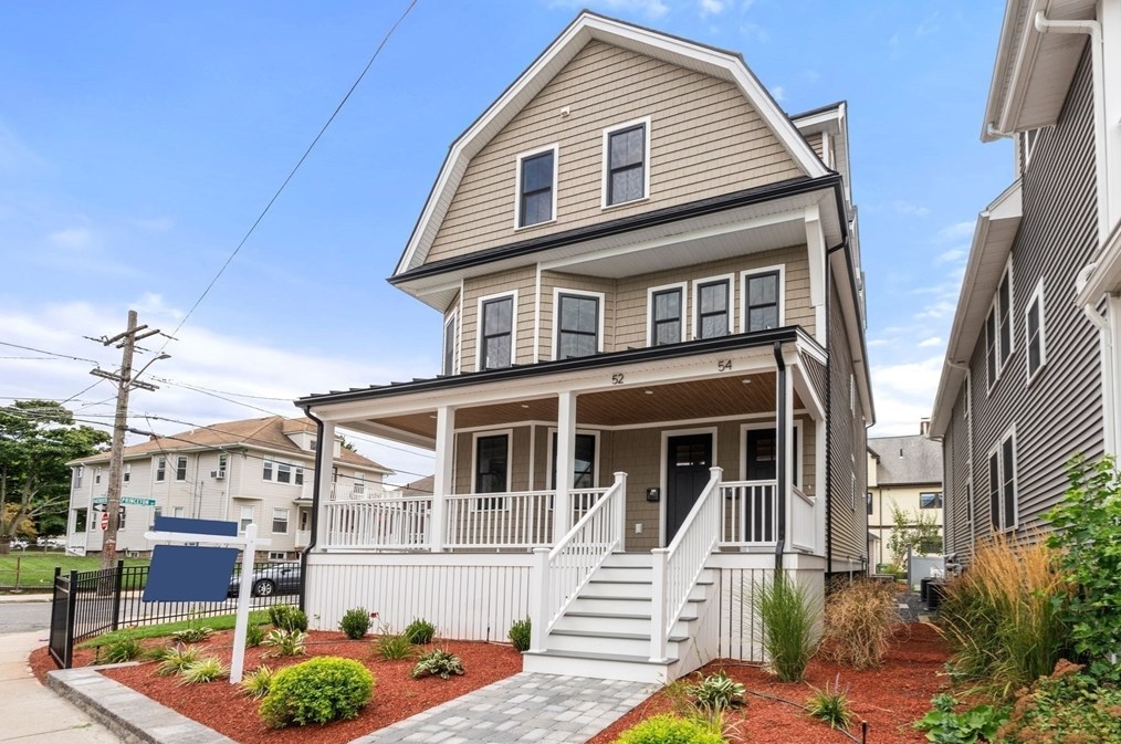 54 Dartmouth St, Medford MA  02155-5950 exterior