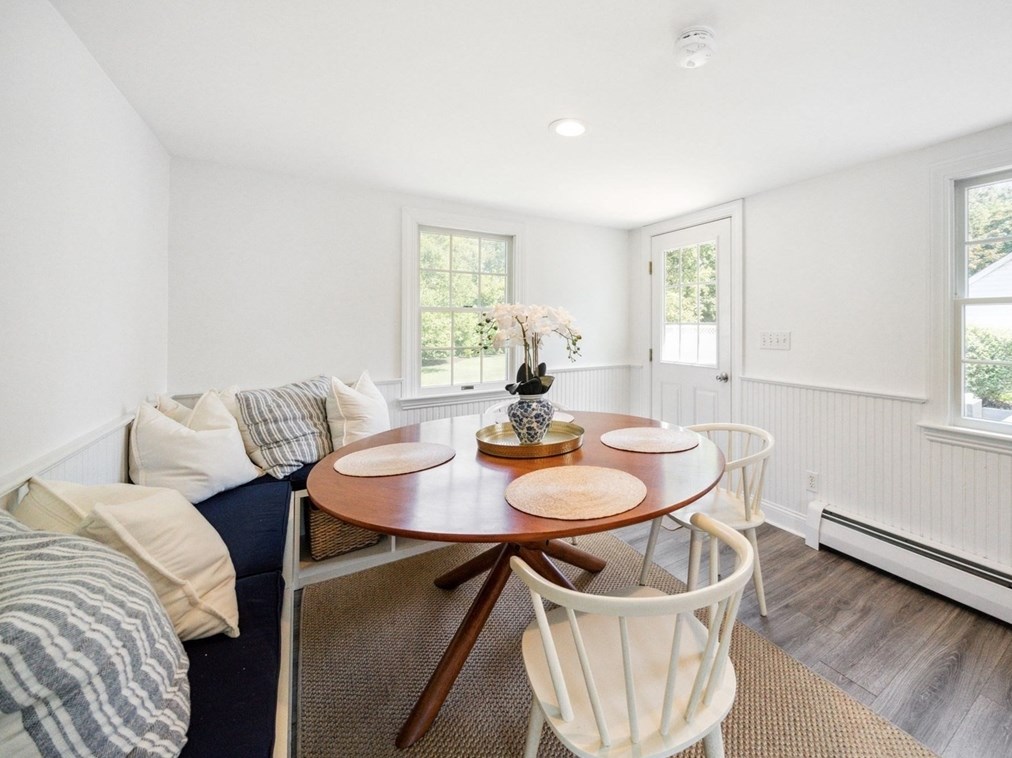 18 Brewster St, Dartmouth MA  02748-3507 exterior