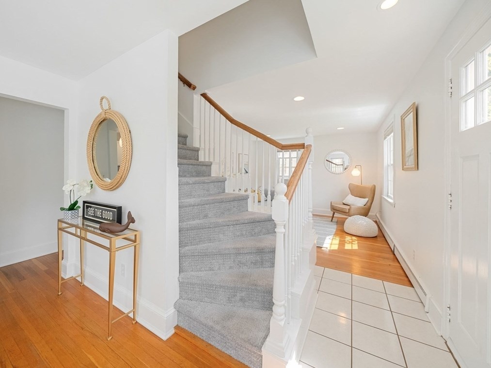 18 Brewster St, Dartmouth MA  02748-3507 exterior