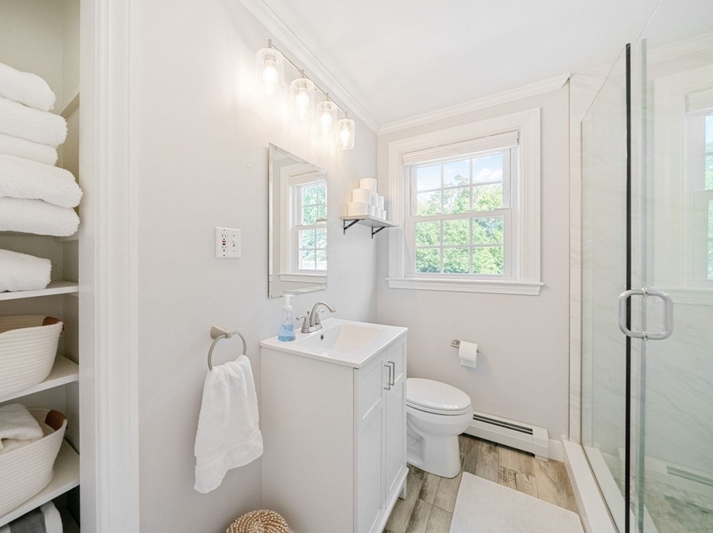 18 Brewster St, Dartmouth MA  02748-3507 exterior