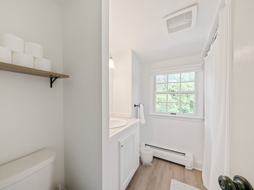 18 Brewster St, Dartmouth MA  02748-3507 exterior