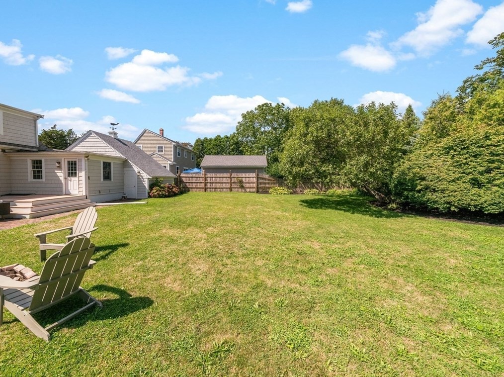 18 Brewster St, Dartmouth MA  02748-3507 exterior