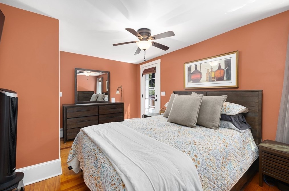 449 Sconticut Nck Rd, Fairhaven MA 02719-1916 exterior