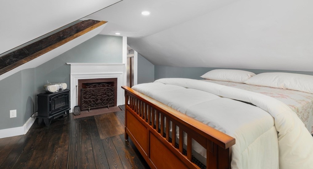 449 Sconticut Nck Rd, Fairhaven MA 02719-1916 exterior