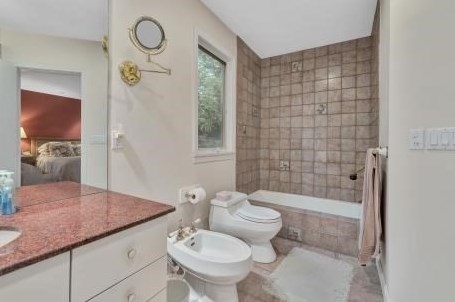 50 Hook Dr, Mashpee MA 02649-4615 exterior