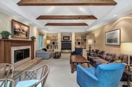 50 Hook Dr, Mashpee MA 02649-4615 exterior