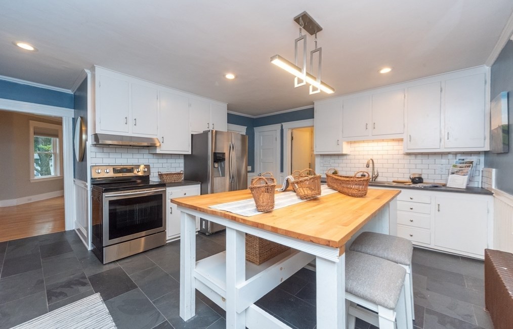 49 Brattle St, Worcester MA 01606-2551 exterior