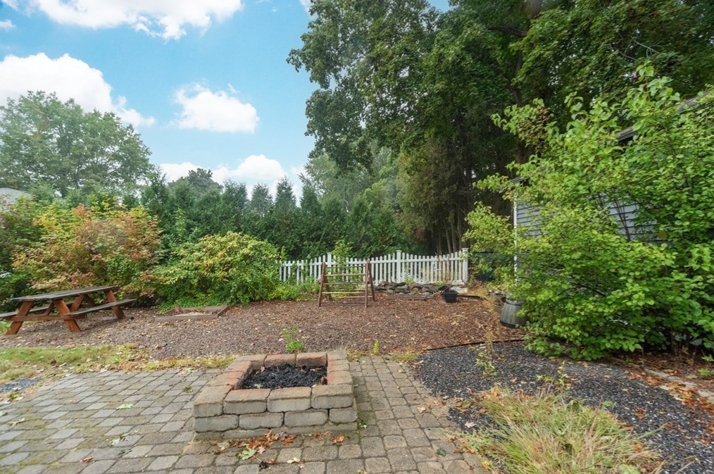 49 Brattle St, Worcester MA 01606-2551 exterior