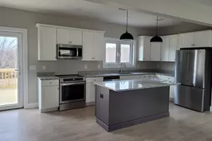 21 Windsor Ln, Hudson, NH 03051 - Photo 9