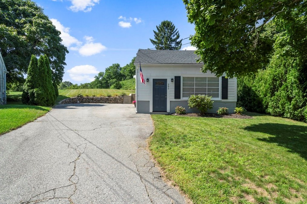 297 Sandwich St, Plymouth MA  02360-6503 exterior