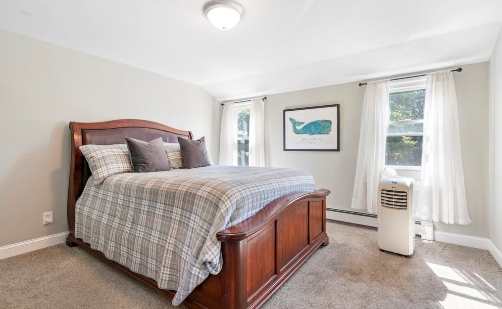 297 Sandwich St, Plymouth MA  02360-6503 exterior