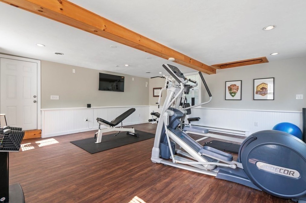 297 Sandwich St, Plymouth MA  02360-6503 exterior