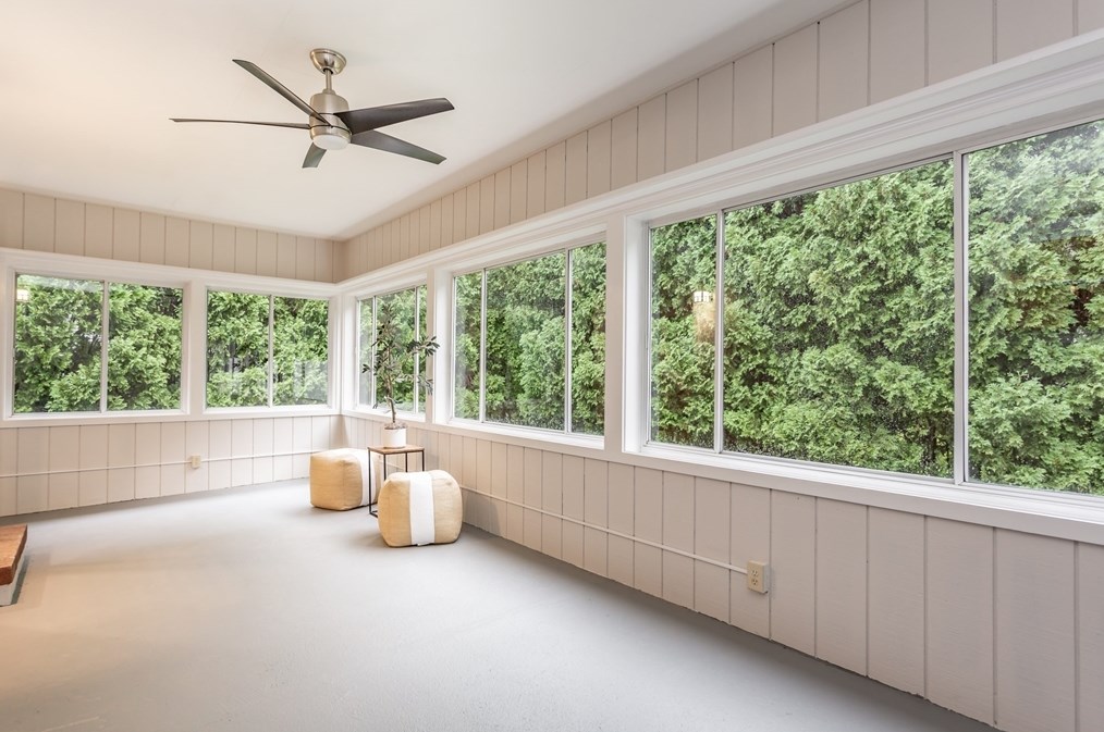 128 Slocum Rd, Dartmouth MA  02747-3900 exterior