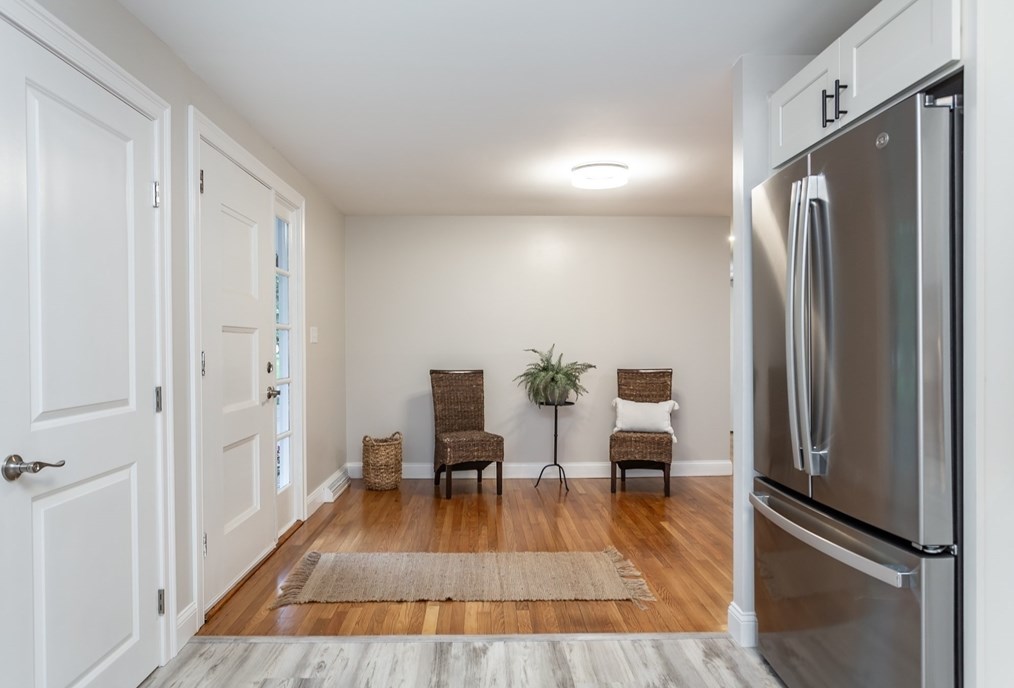 128 Slocum Rd, Dartmouth MA  02747-3900 exterior