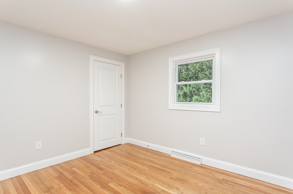 128 Slocum Rd, Dartmouth MA  02747-3900 exterior