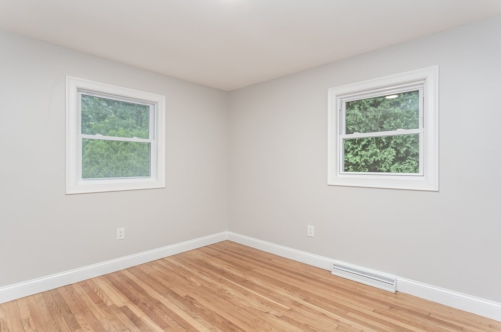 128 Slocum Rd, Dartmouth MA  02747-3900 exterior