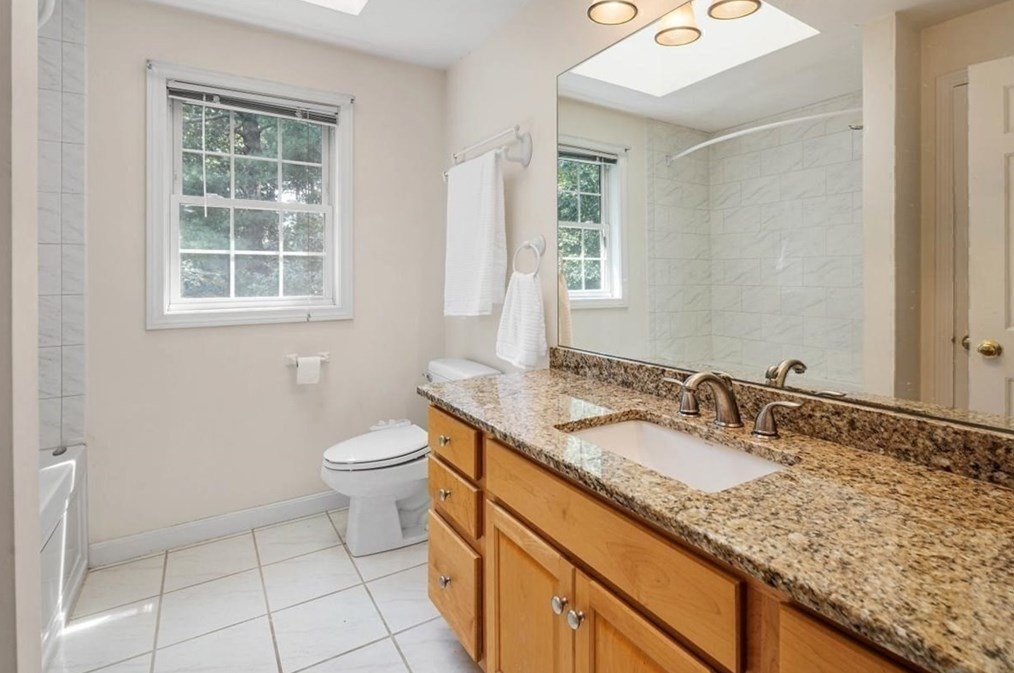 416 Pond St, Weymouth MA 02190-1248 exterior