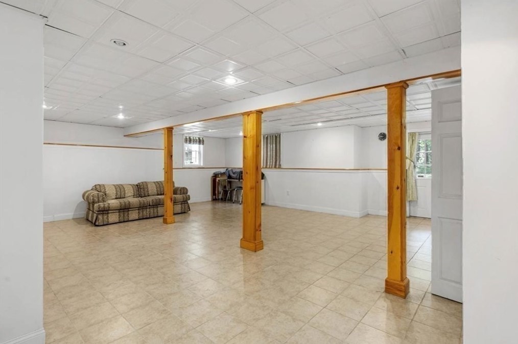 416 Pond St, Weymouth MA 02190-1248 exterior