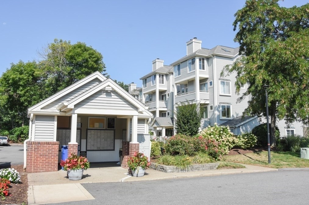 200 Falls Blvd, Quincy MA  02169-8158 exterior