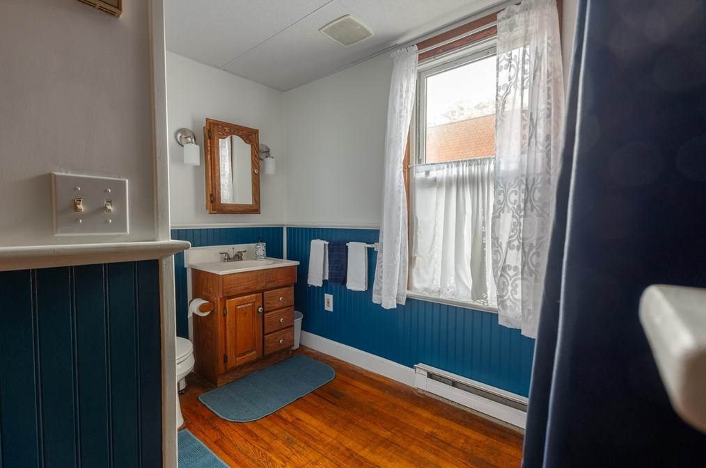 473 Lk Ave, Worcester MA 01604-1367 exterior