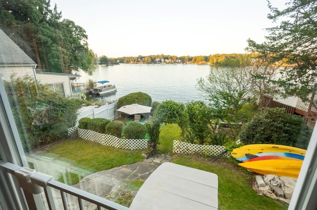 473 Lk Ave, Worcester MA 01604-1367 exterior