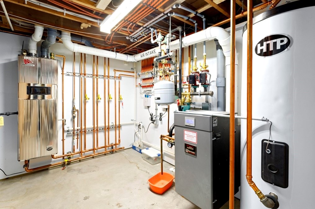 116 Locksley Rd, Lynnfield MA 01940-1414 exterior