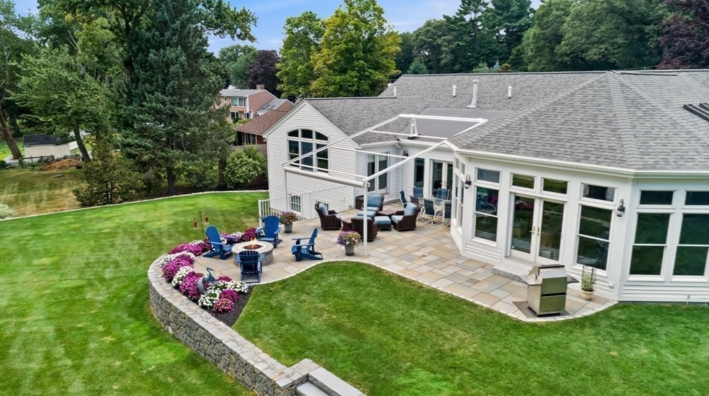 116 Locksley Rd, Lynnfield MA 01940-1414 exterior