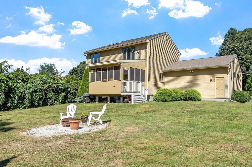 12 Keystone Dr, Leominster MA 01453-1903 exterior