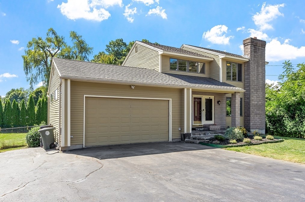 12 Keystone Dr, Leominster MA 01453-1903 exterior