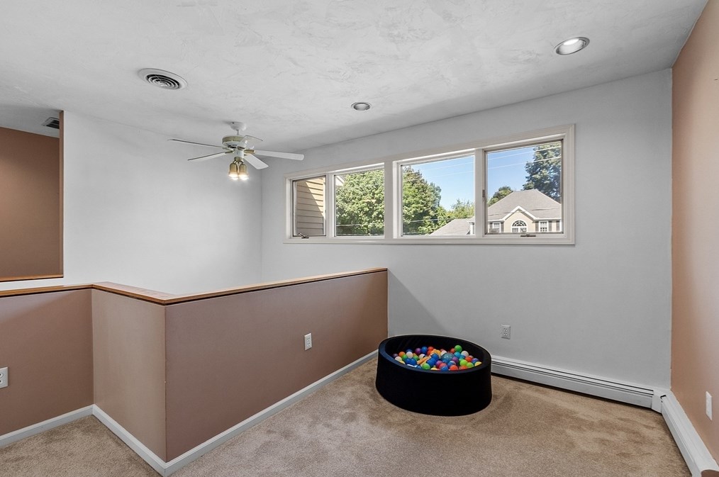 12 Keystone Dr, Leominster MA 01453-1903 exterior