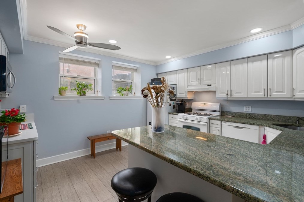 22 James St, Brookline MA  02446-3784 exterior