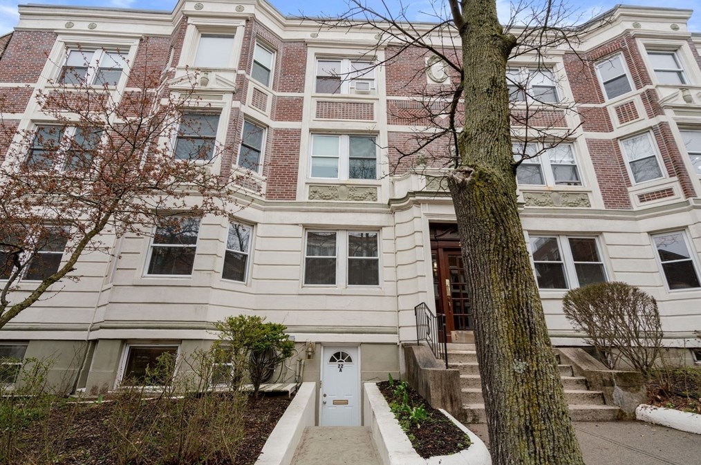 22 James St, Brookline MA  02446-3784 exterior
