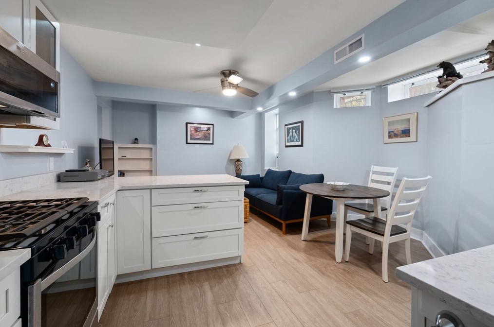 22 James St, Brookline MA  02446-3784 exterior