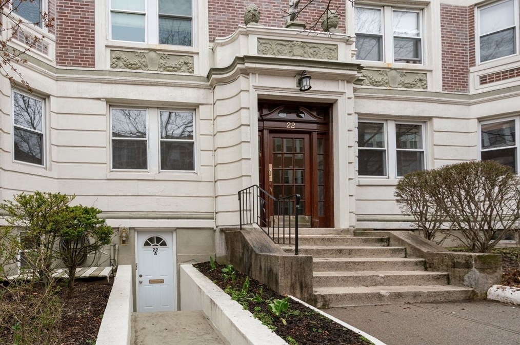 22 James St, Brookline MA  02446-3784 exterior