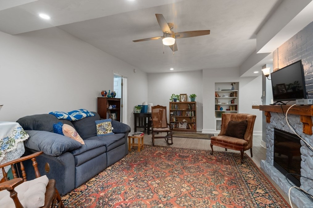 22 James St, Brookline MA  02446-3784 exterior