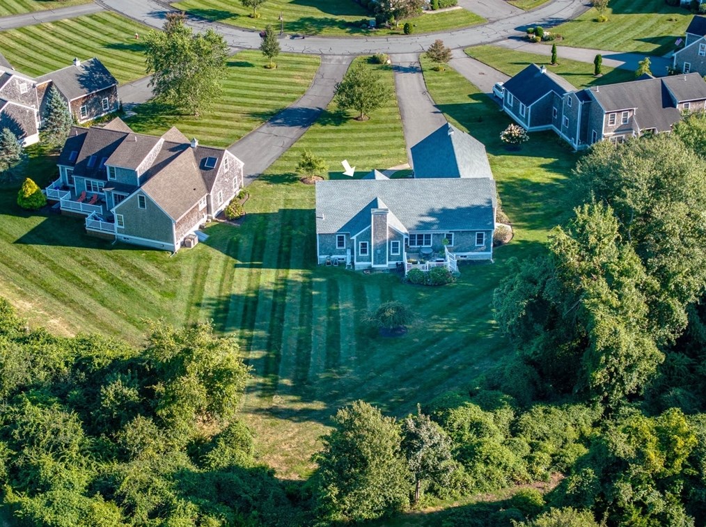 85 Country Way, Dartmouth MA  02748-1229 exterior