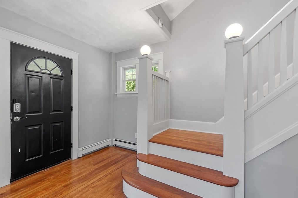 172 Olean St, Worcester MA  01602-4143 exterior