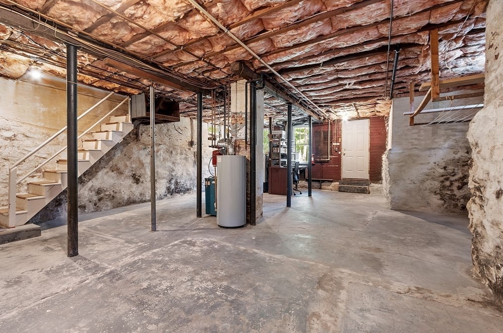 172 Olean St, Worcester MA  01602-4143 exterior