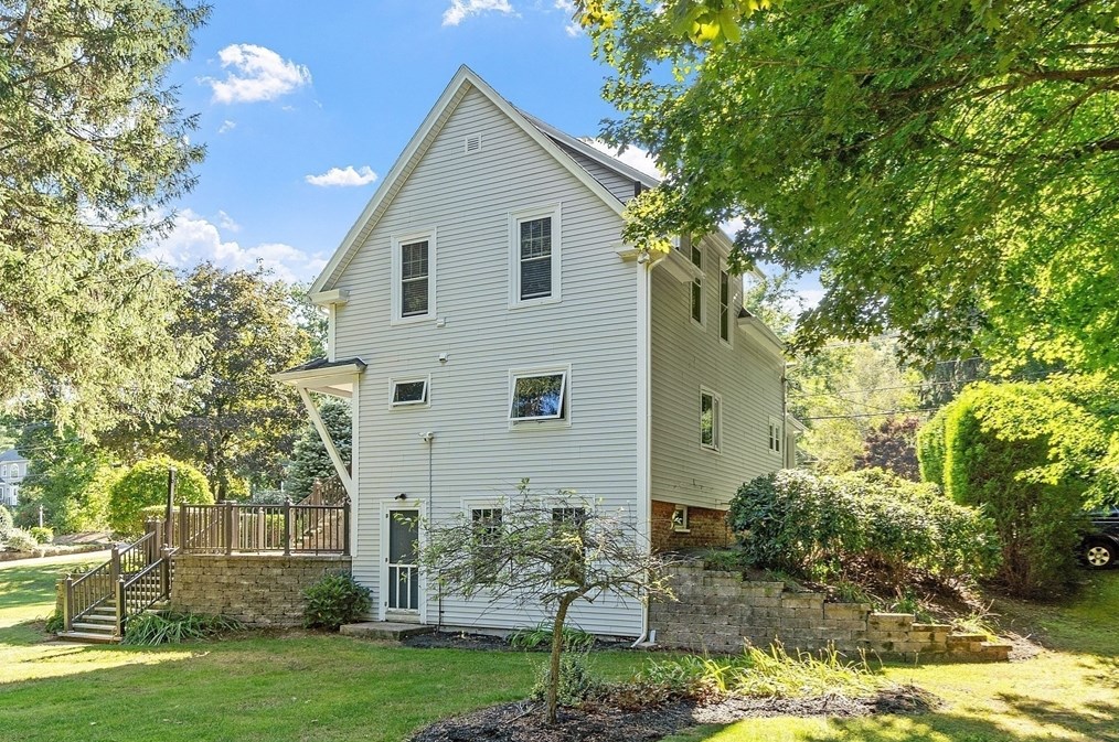 172 Olean St, Worcester MA  01602-4143 exterior