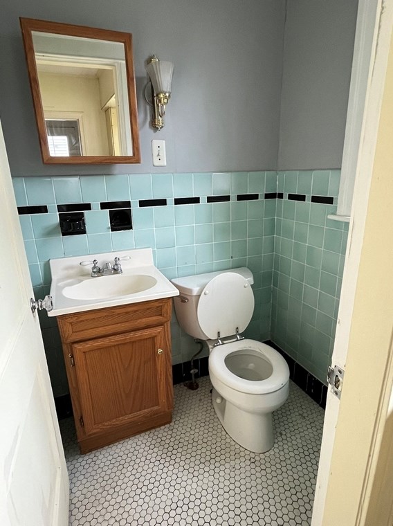 36 Institute Rd, Worcester MA  01609-2740 exterior