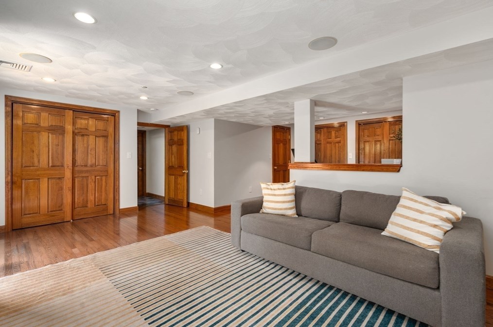 142 Gln St, Malden MA 02148-2415 exterior