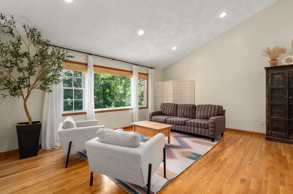 142 Gln St, Malden MA 02148-2415 exterior