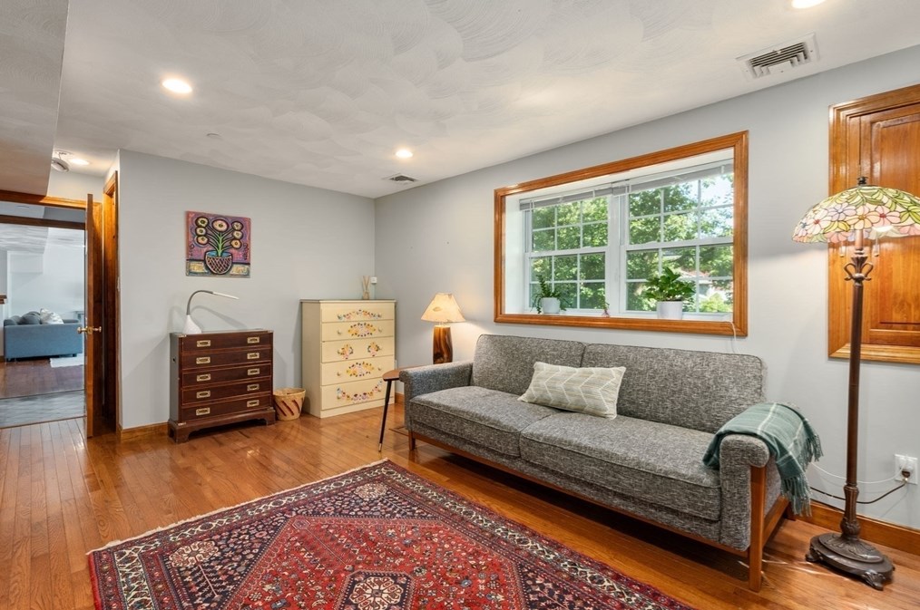 142 Gln St, Malden MA 02148-2415 exterior