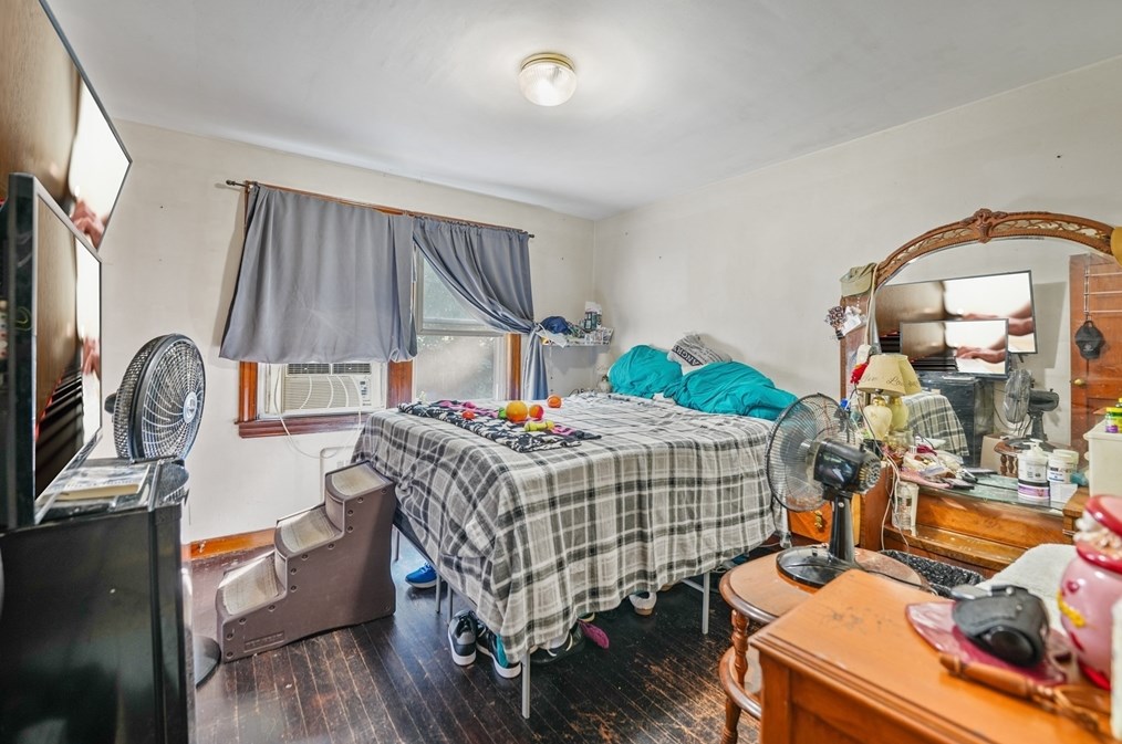 403 King Philip St, Fall River MA 02724-1923 exterior