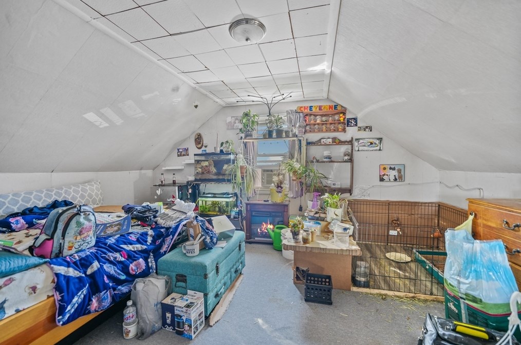 403 King Philip St, Fall River MA 02724-1923 exterior